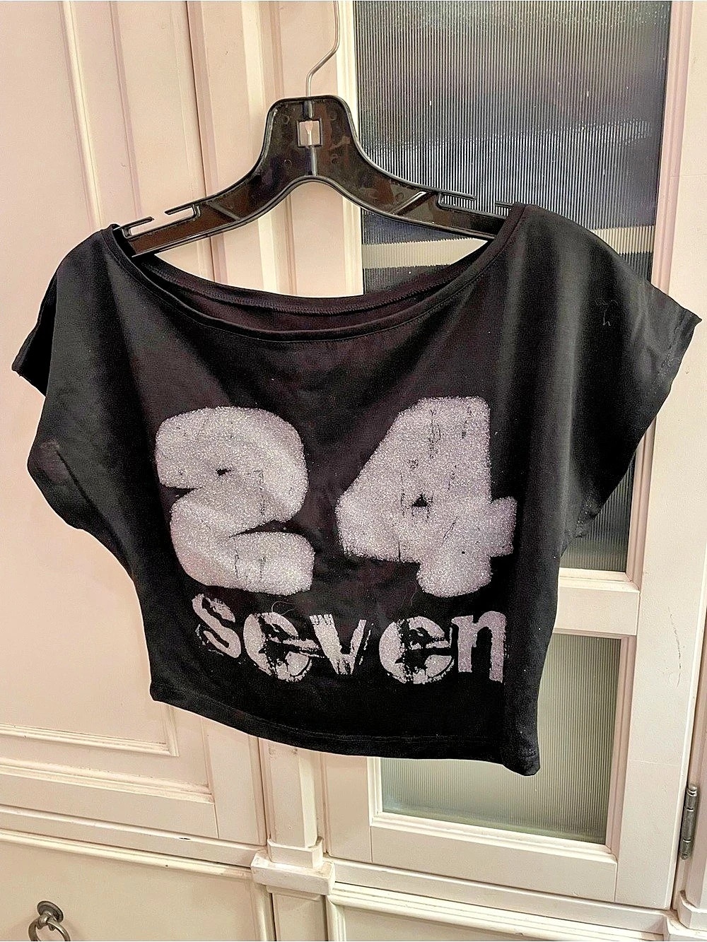 Graphic Cropped Tee in Black & Metallic Silver